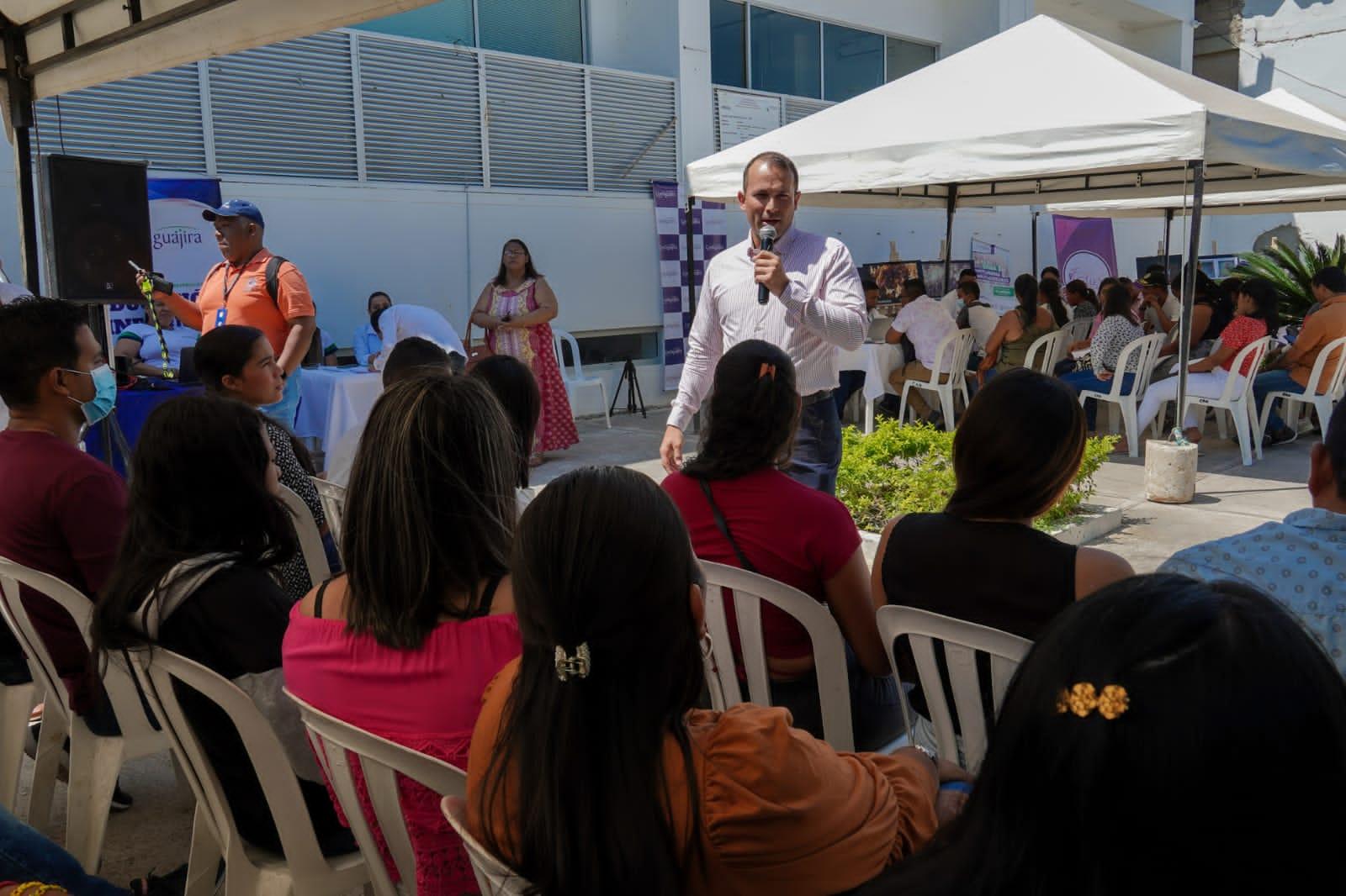 MÁS DE 600 VACANTES FUERON OFERTADAS EN LA PRIMERA FERIA DE LA AGENCIA ...